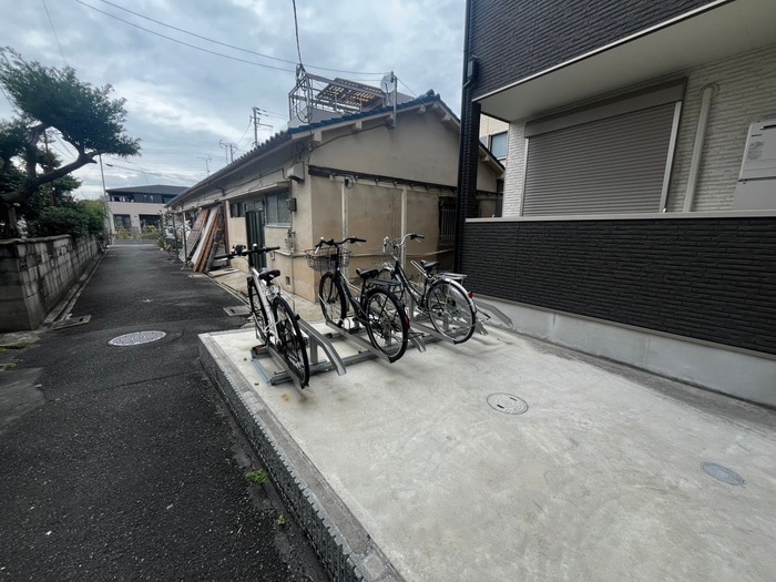 物件外観写真3　(駐輪場)