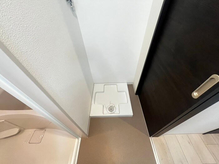 物件内観写真14　(洗濯機置場)