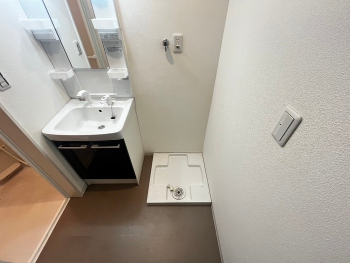 物件内観写真15　(洗濯機置場)