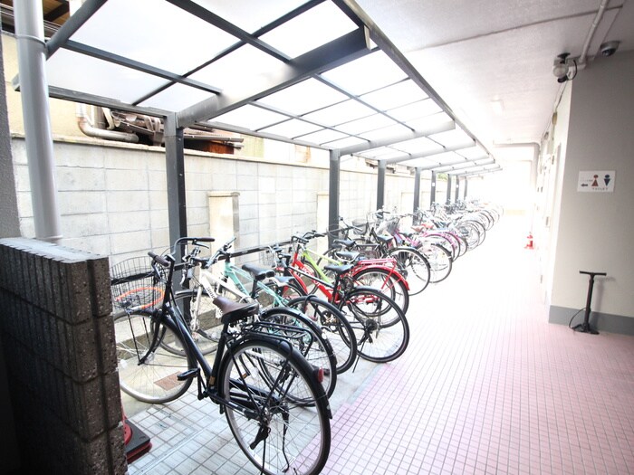 物件外観写真5　(駐輪場)