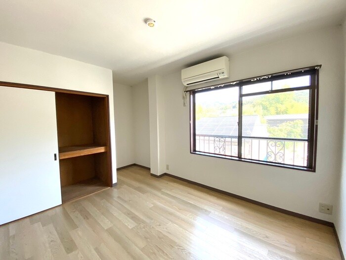 物件内観写真8　(居室)