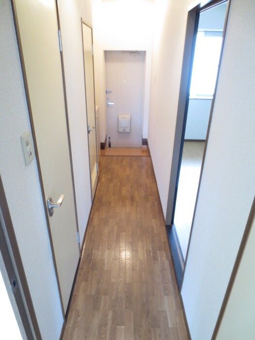 物件内観写真16　(廊下)