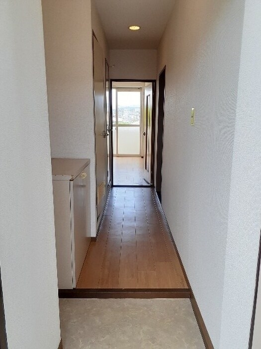 物件内観写真17　(玄関)