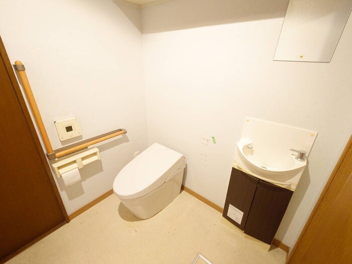 物件内観写真10　(トイレ)