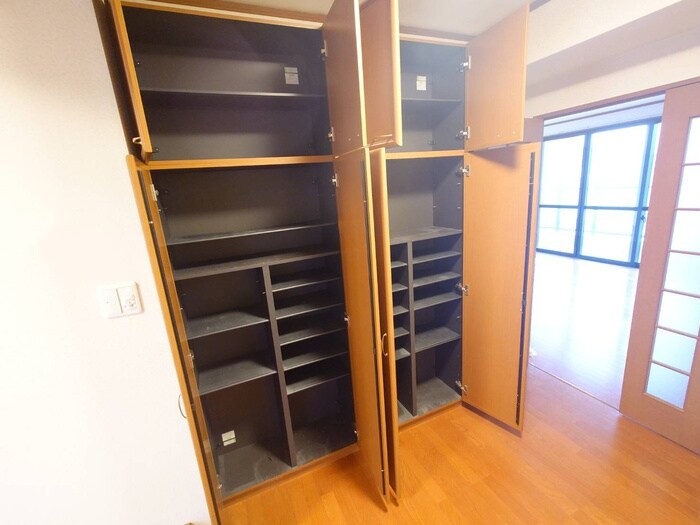 物件内観写真16　(靴箱)