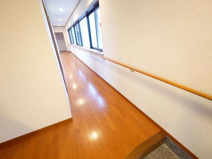 物件内観写真17　(廊下)