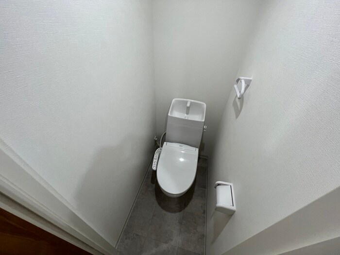 物件内観写真9　(トイレ)