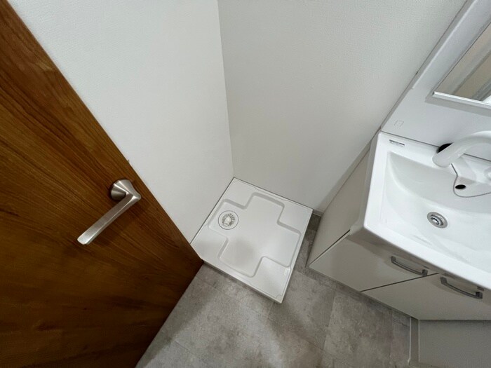 物件内観写真10　(洗濯機置場)