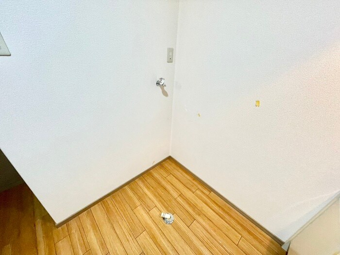 物件内観写真14　(洗濯機置場)