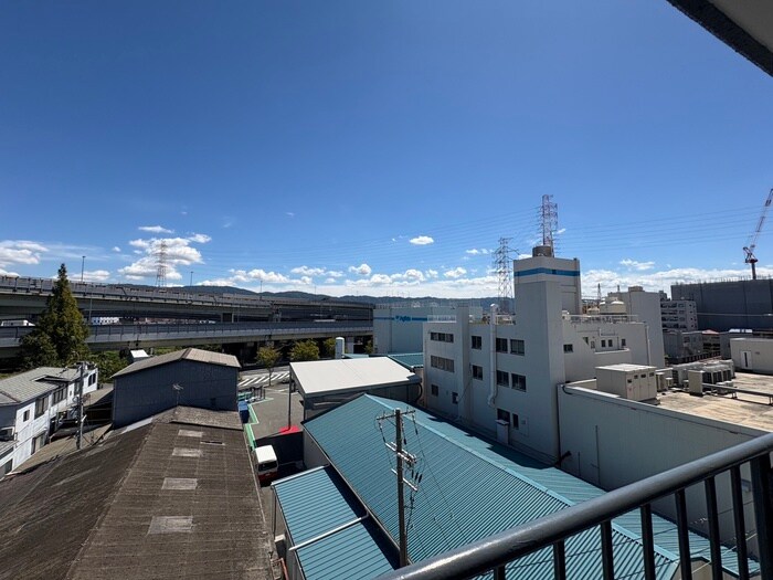 物件内観写真13　(室内からの展望)