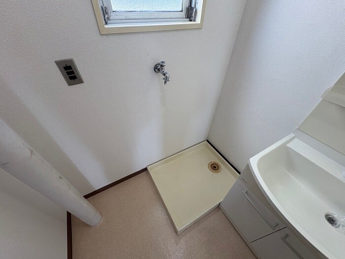 物件内観写真18　(洗濯機置場)