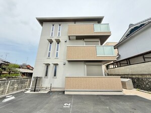 ファミリアーレ城陽外観写真