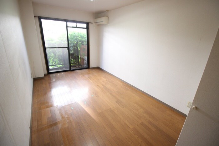 物件内観写真6　(居室)