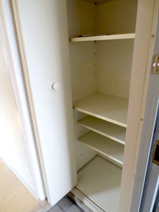 物件内観写真12　(収納)