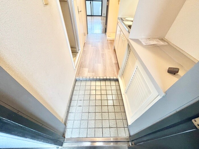 物件内観写真7　(玄関)