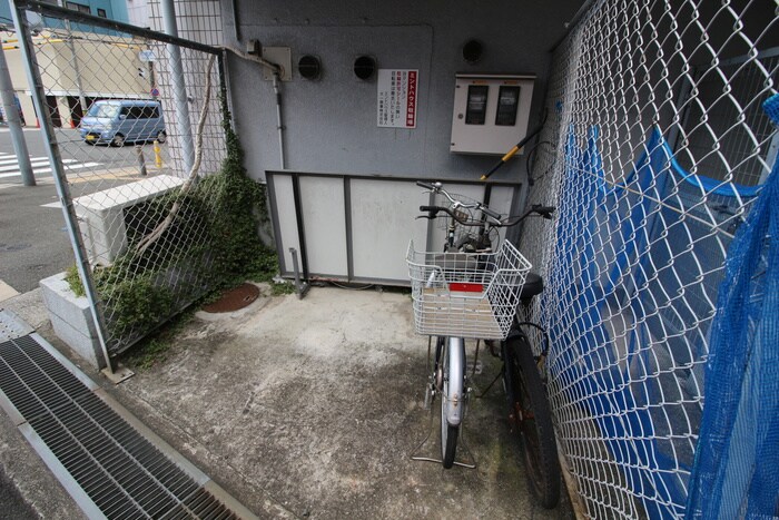 物件外観写真5　(駐輪場)