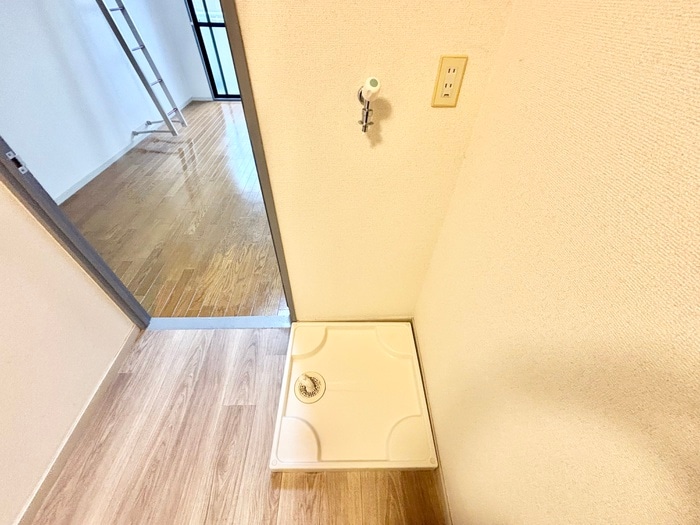 物件内観写真17　(洗濯機置場)