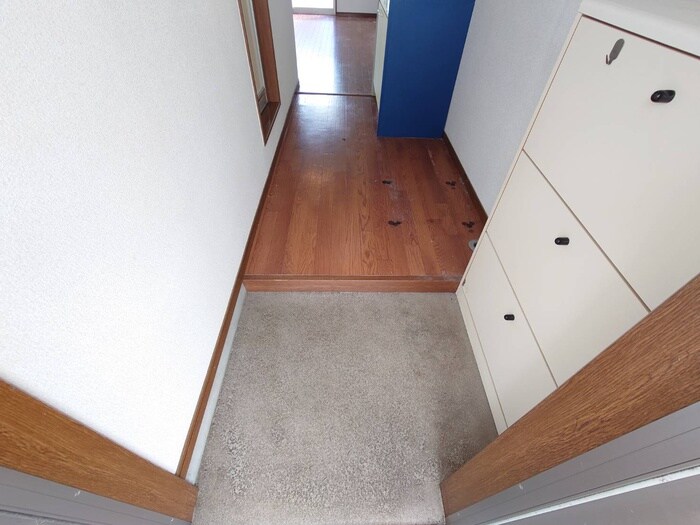 物件内観写真17　(玄関)