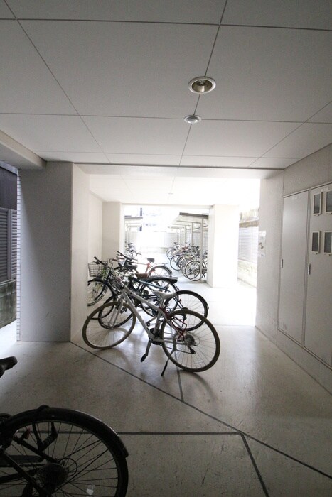 物件外観写真6　(駐輪場)