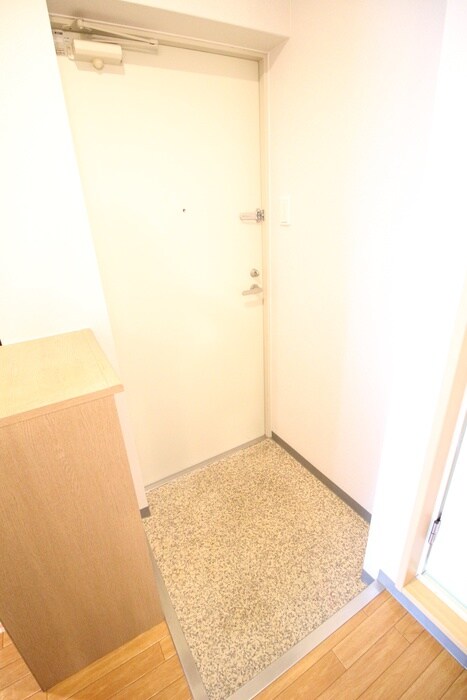 物件内観写真13　(玄関)