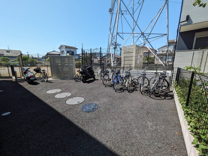 物件外観写真5　(駐輪場)