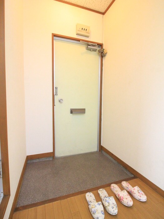 物件内観写真7　(玄関)