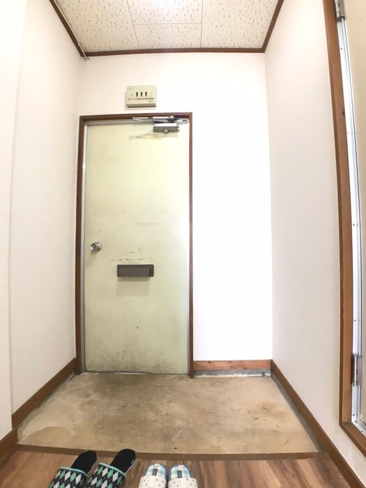 物件内観写真7　(玄関)