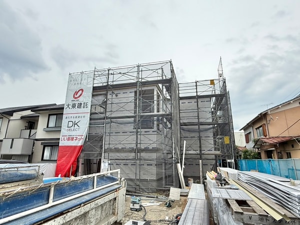 建築中