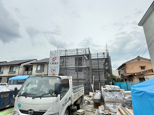 建築中