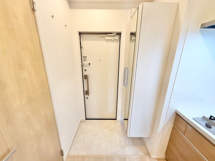 物件内観写真16　(玄関)