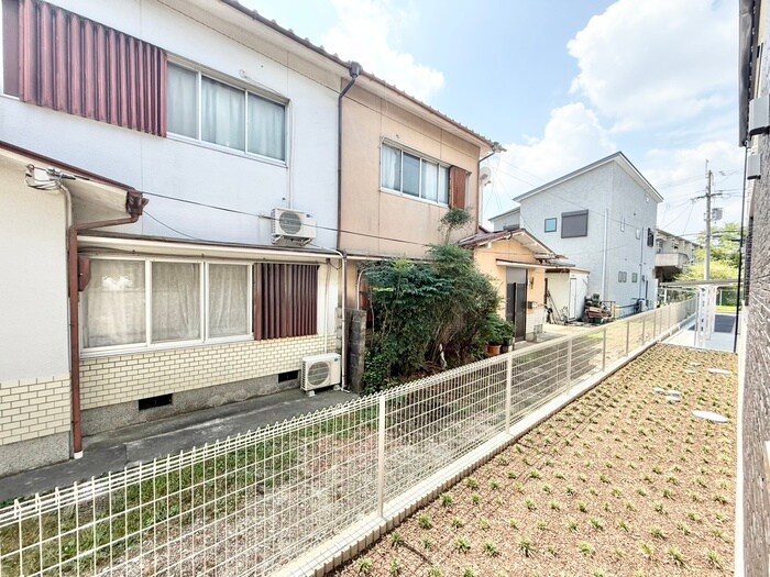 物件内観写真22　(室内からの展望)