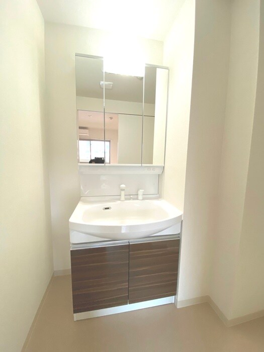 物件内観写真11　(洗面)