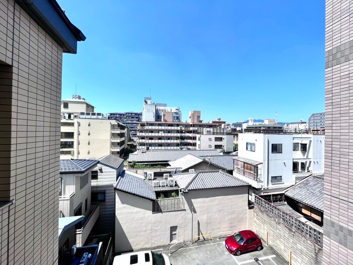 物件内観写真13　(室内からの展望)