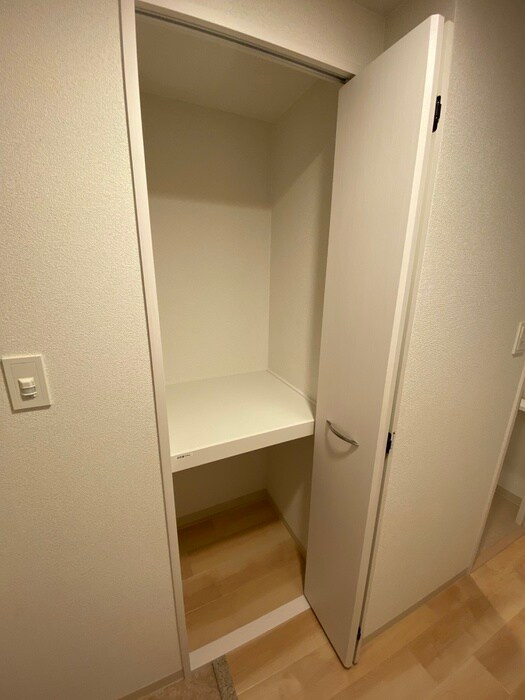 物件内観写真15　(収納)