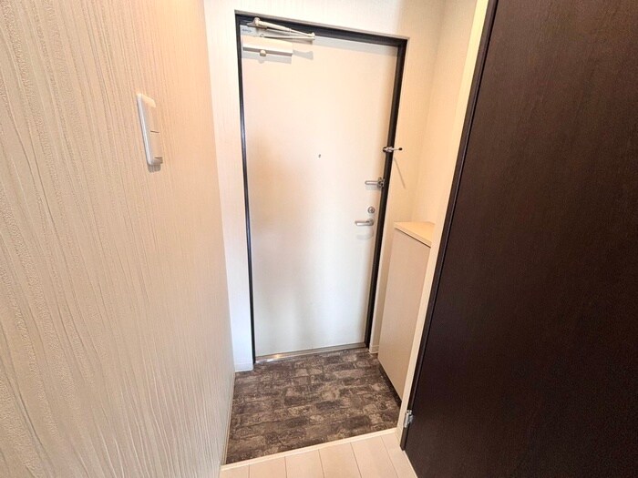 物件内観写真12　(玄関)