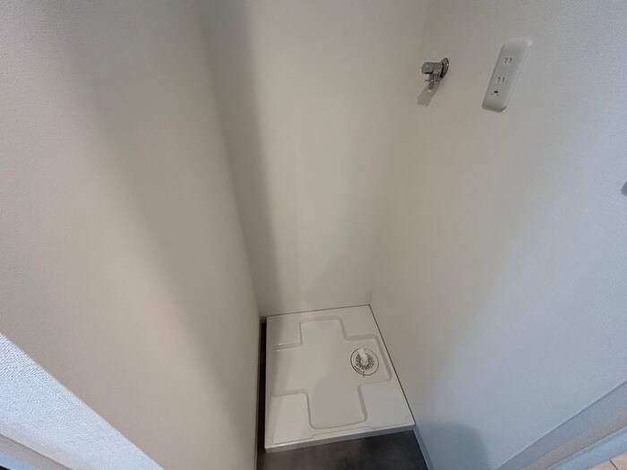 物件内観写真10　(洗濯機置場)