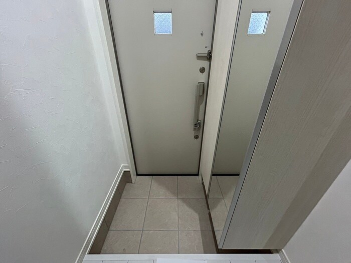 物件内観写真14　(玄関)