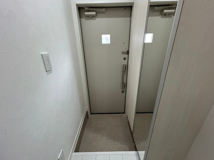 物件内観写真17　(玄関)
