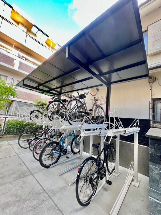 物件外観写真6　(駐輪場)