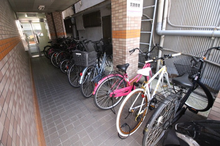 物件外観写真4　(駐輪場)