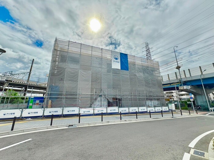 物件外観写真1　(建築中)