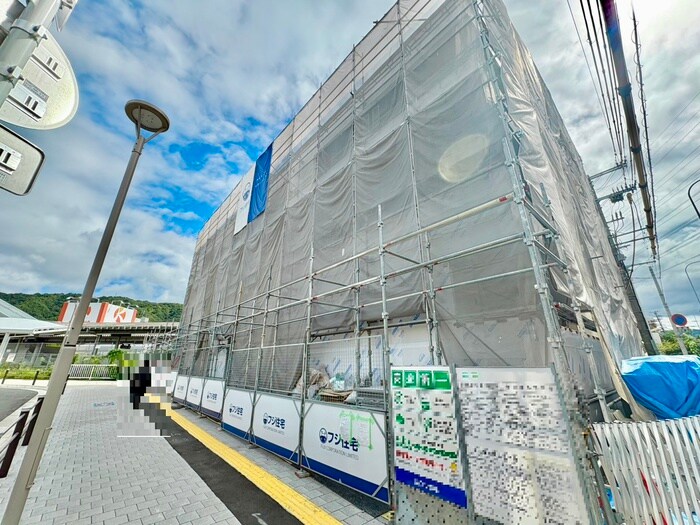 物件外観写真2　(建築中)