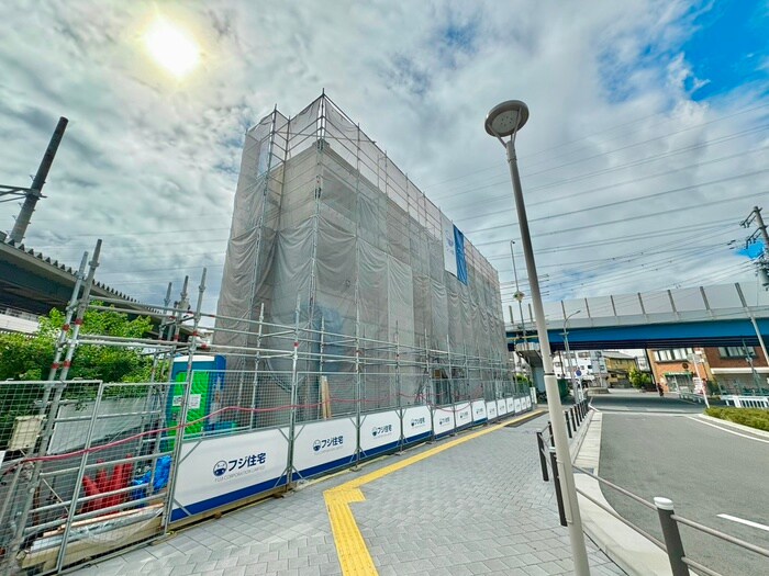 物件外観写真3　(建築中)