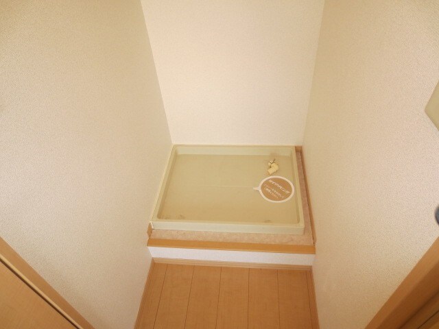 物件内観写真15　(洗濯機置場)