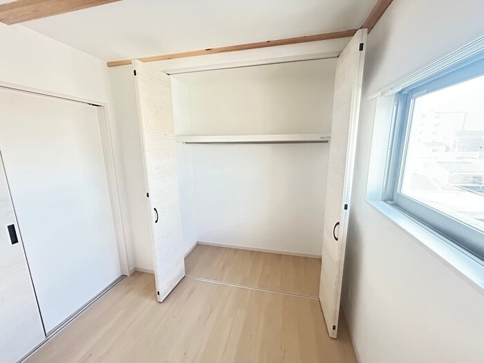 物件内観写真12　(収納)