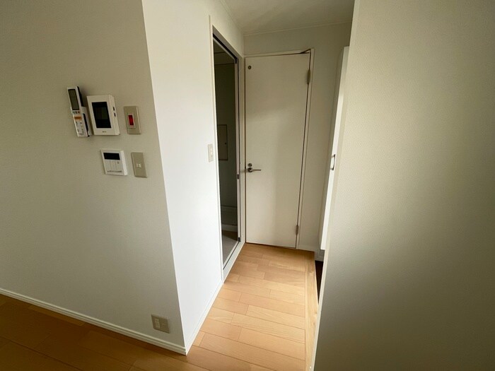 物件内観写真21　(廊下)