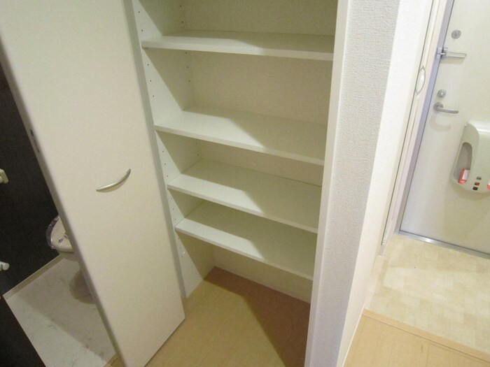 物件内観写真15　(収納)