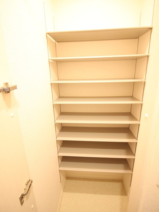 物件内観写真15　(靴箱)