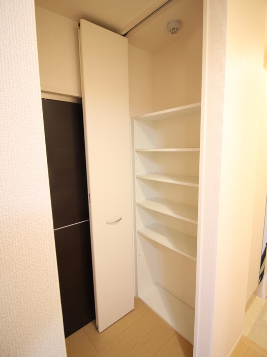 物件内観写真18　(収納)