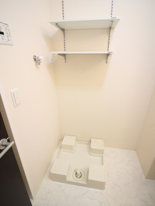 物件内観写真20　(洗濯機置場)